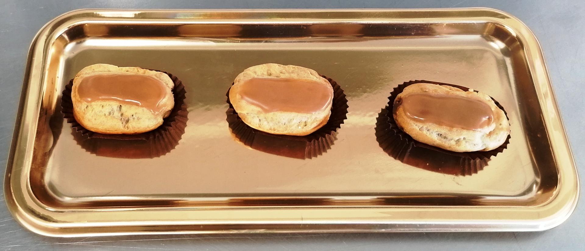 3 mini eclairs chocolat